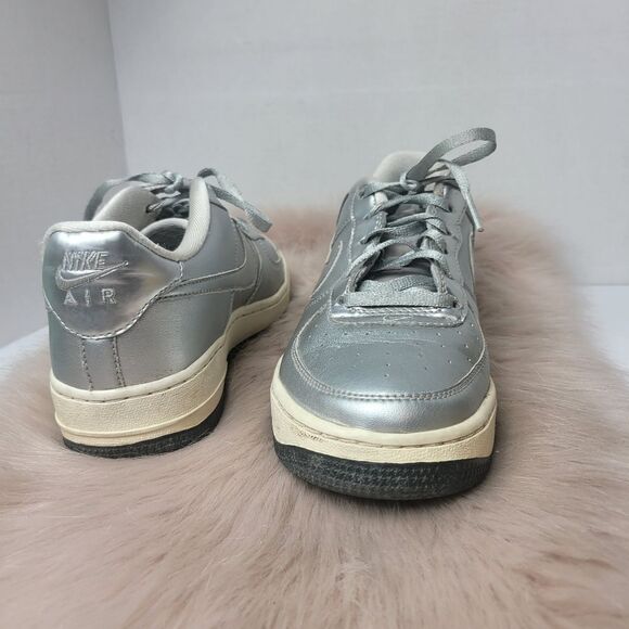 Nike Air Force 1 Liquid Metal Chrome Silver Sneakers 5 - Picture 7 of 10